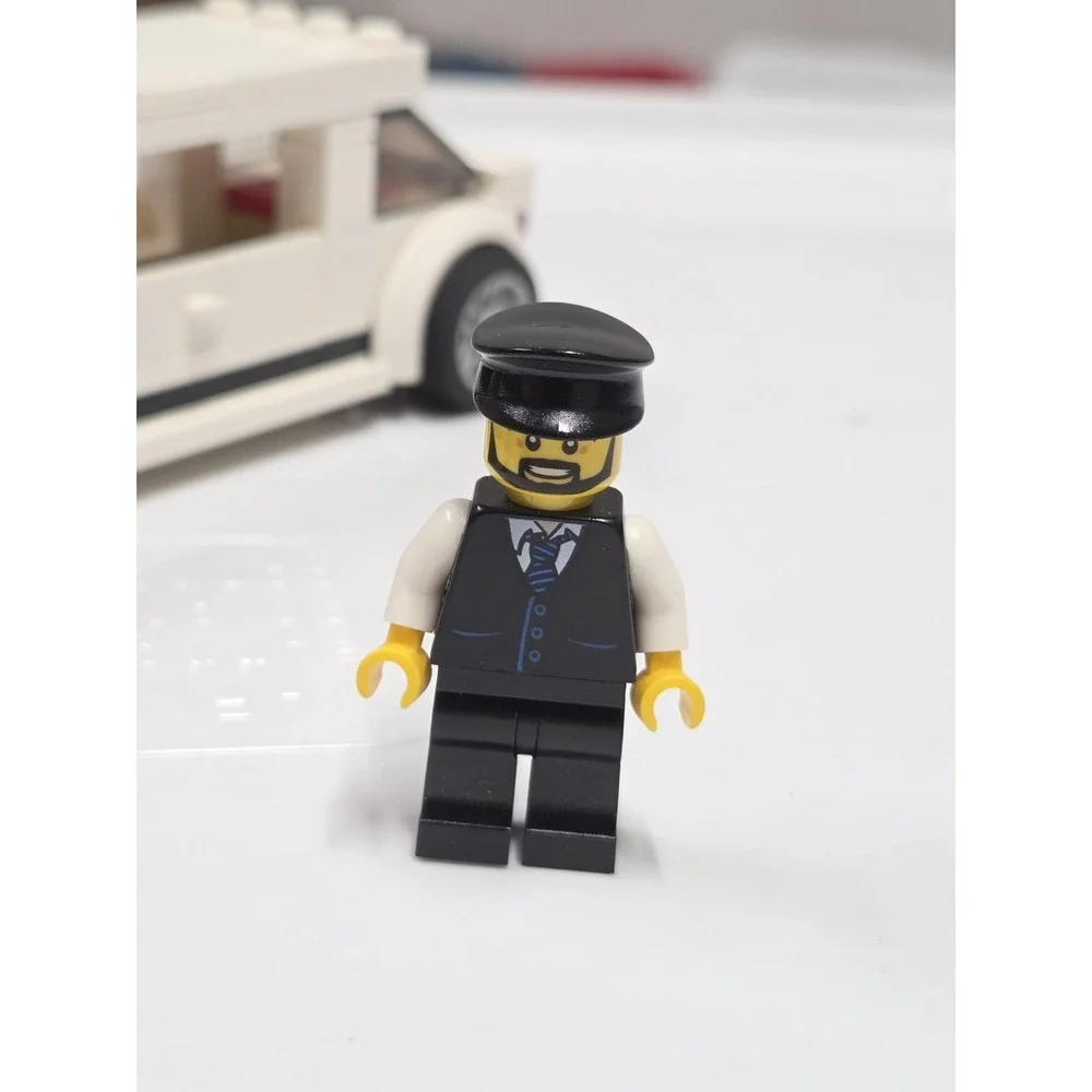 LEGO City 60102: Airport VIP Service Limousine ONLY Limo Rare